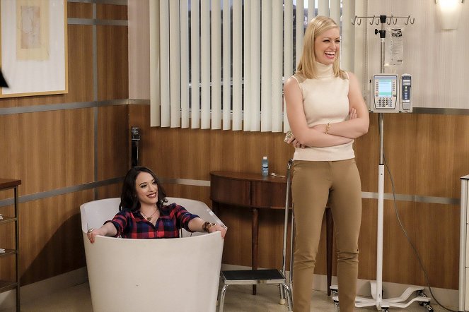 2 Broke Girls - And the Two Openings: Part Two - Photos - Kat Dennings, Beth Behrs