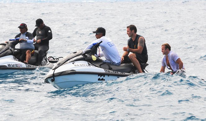 Hawaii Five-0 - Zwei Männer, ein Boot - Filmfotos - Alex O'Loughlin, Scott Caan