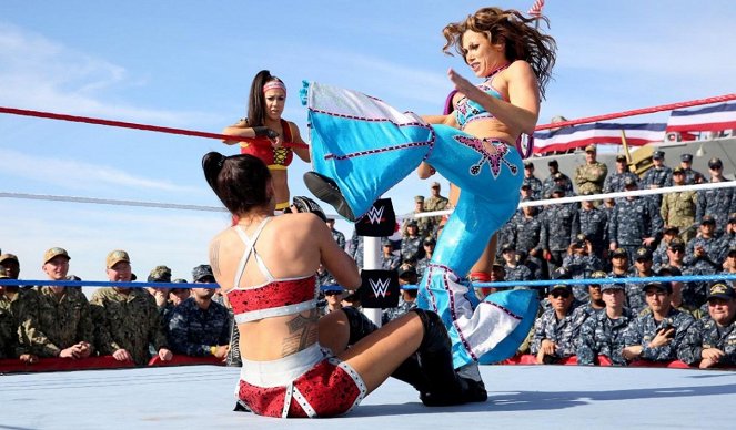 WWE Tribute to the Troops - Kuvat elokuvasta - Pamela Martinez, Mickie James