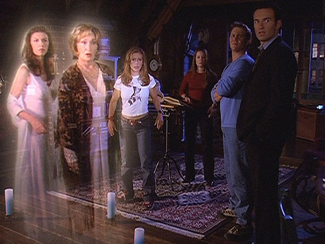 Charmed - Charmed Again (1) - Photos - Finola Hughes, Jennifer Rhodes, Alyssa Milano, Holly Marie Combs, Brian Krause, Julian McMahon
