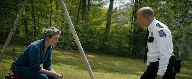 Tres anuncios en las afueras - De la película - Frances McDormand, Woody Harrelson