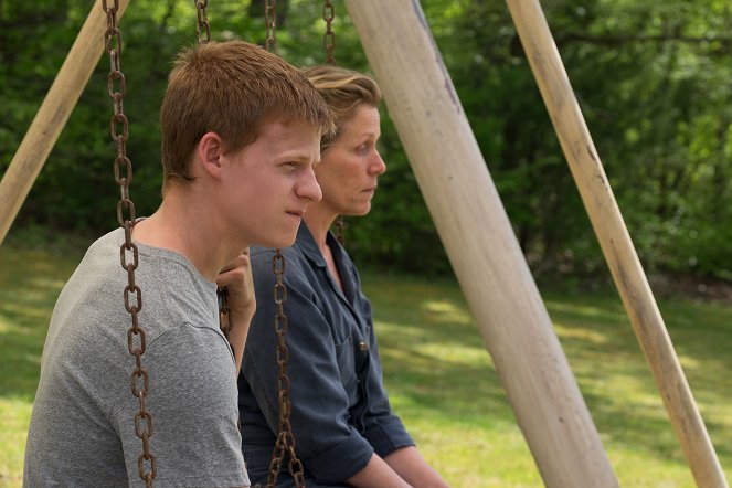 Three Billboards Outside Ebbing, Missouri - Photos - Lucas Hedges, Frances McDormand