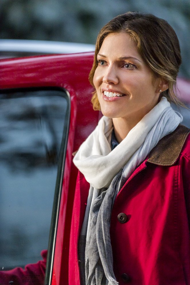 Finding Christmas - Z filmu - Tricia Helfer