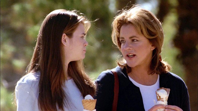 The Truth About Jane - Photos - Ellen Muth, Stockard Channing