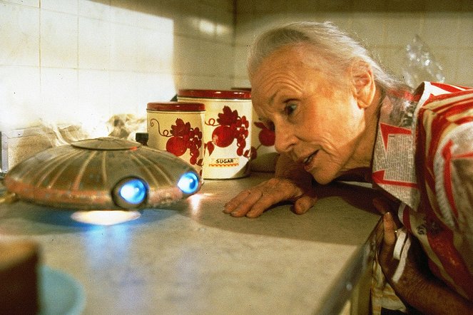 *batteries not included - Photos - Jessica Tandy