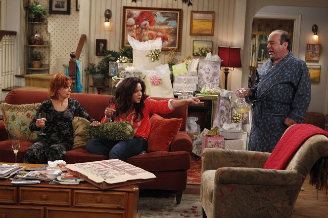 Mike & Molly - Season 3 - Photos - Swoosie Kurtz, Katy Mixon, Louis Mustillo