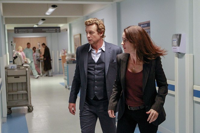 The Mentalist - Nothing Gold Can Stay - Photos - Simon Baker, Robin Tunney