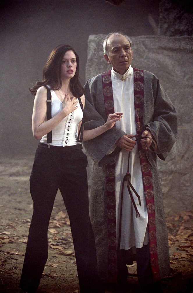 Charmed - Season 4 - Enter the Demon - Photos - Rose McGowan, James Hong