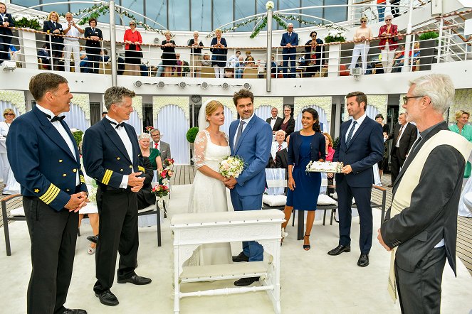 Kreuzfahrt ins Glück - Hochzeitsreise nach Sardinien - Photos - Sascha Hehn, Nick Wilder, Mira Bartuschek, Raphaël Vogt, Amy Mußul, Jan Hartmann
