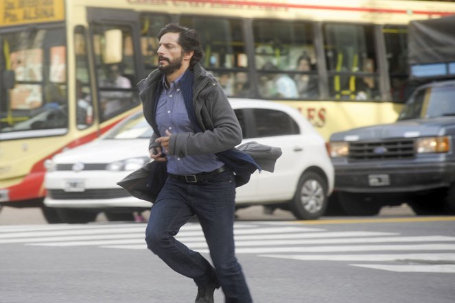 The Bronze Garden - Season 1 - El hombre del Jardín - Photos - Joaquín Furriel