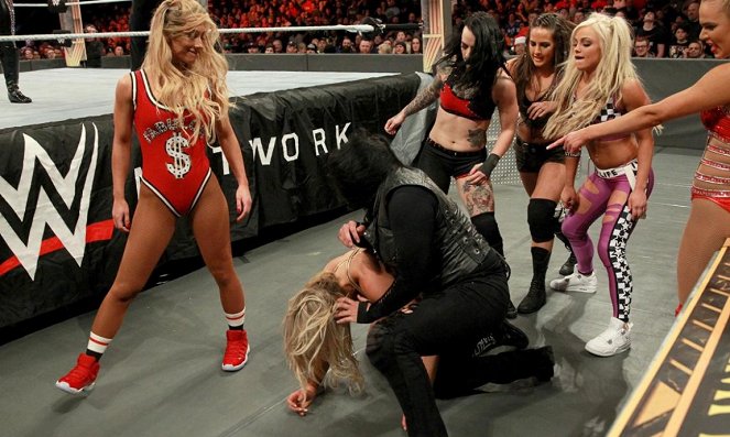 WWE Clash of Champions - Kuvat elokuvasta - Leah Van Dale