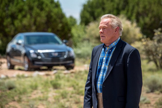 Graves - Season 2 - Not All Who Wander Are Lost - Filmfotos - Nick Nolte
