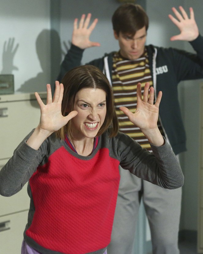 The Middle - Season 8 - Pitch Imperfect - Photos - Eden Sher