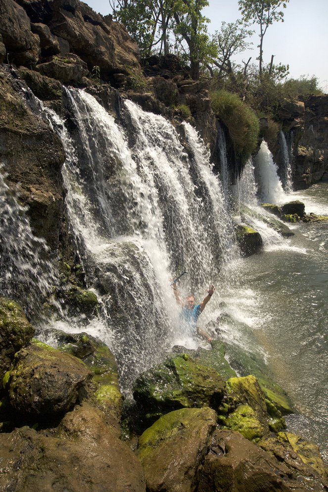 Top Secret Waterfalls - Van film