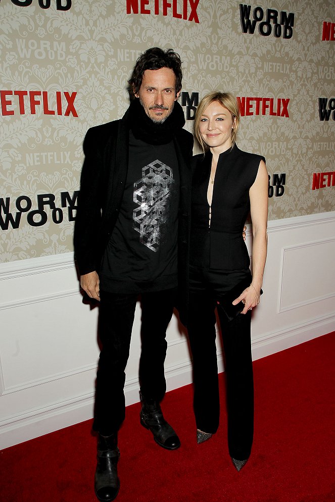 Wormwood - De eventos - New York Launch Party for the Netflix Original Story "Wormwood" at The Campbell on December 12, 2017