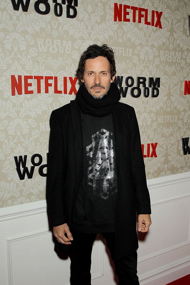 Wormwood - De eventos - New York Launch Party for the Netflix Original Story "Wormwood" at The Campbell on December 12, 2017