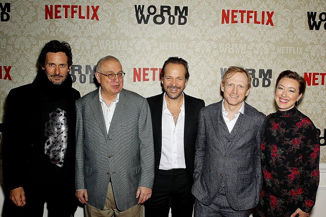 Wormwood - De eventos - New York Launch Party for the Netflix Original Story "Wormwood" at The Campbell on December 12, 2017