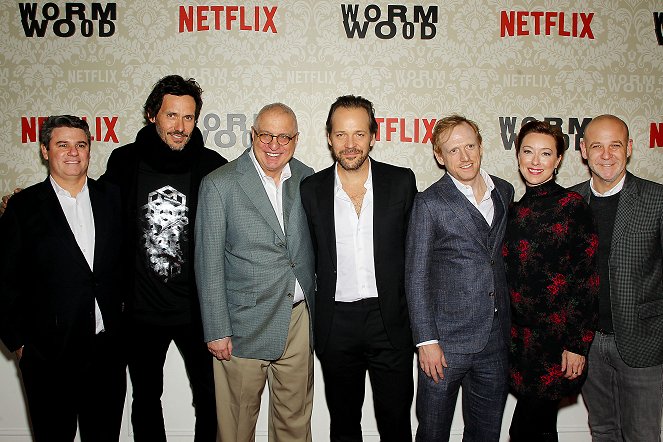 Wormwood - De eventos - New York Launch Party for the Netflix Original Story "Wormwood" at The Campbell on December 12, 2017