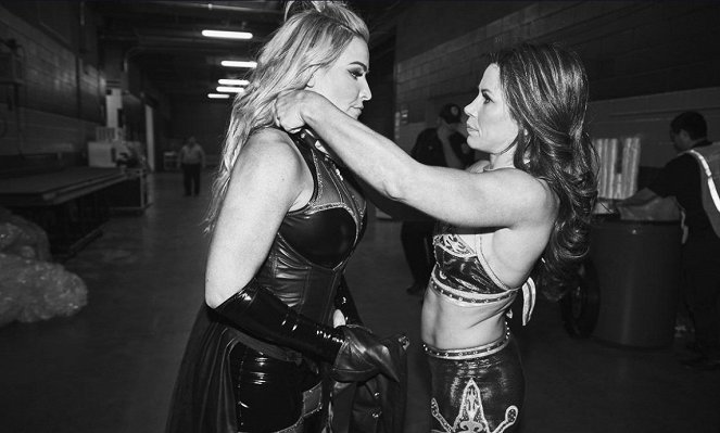WWE Royal Rumble - Kuvat kuvauksista - Natalie Neidhart, Mickie James