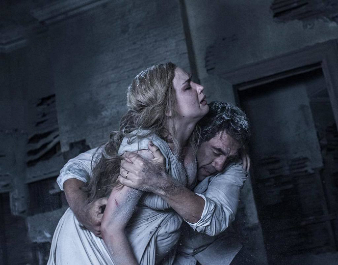 Mother! - Photos - Jennifer Lawrence, Javier Bardem