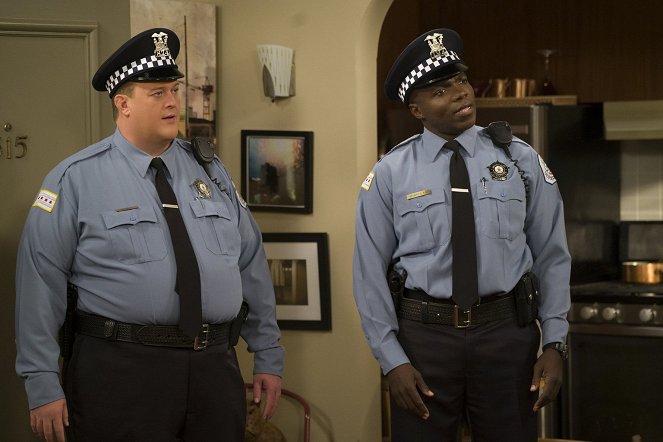 Mike & Molly - Weekend with Birdie - Do filme - Billy Gardell, Reno Wilson