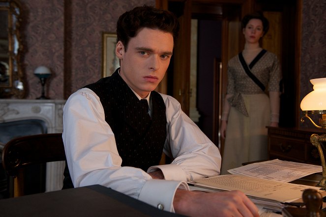 A Promise - Photos - Richard Madden