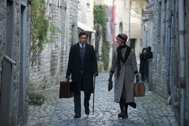 Une promesse - Kuvat elokuvasta - Richard Madden, Rebecca Hall