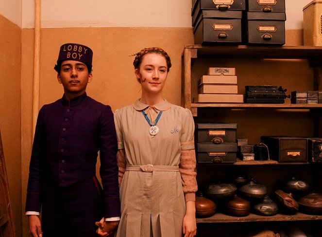 A Grand Budapest Hotel - Filmfotók - Tony Revolori, Saoirse Ronan