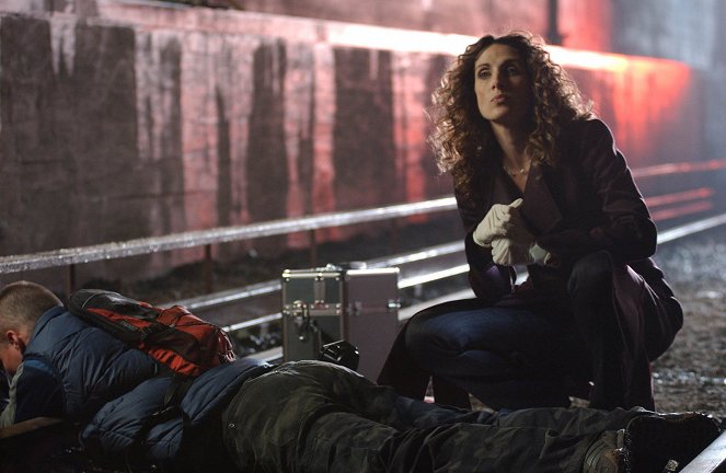 CSI: NY - Season 1 - Tri-Borough - Van film - Melina Kanakaredes