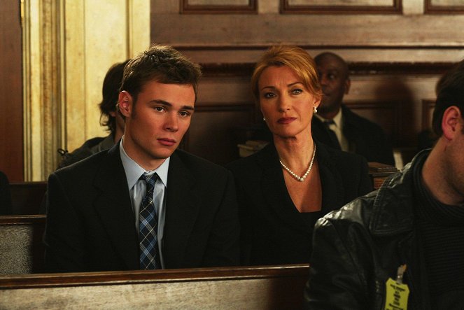 Law & Order: Special Victims Unit - Season 5 - Families - Photos - Patrick John Flueger, Jane Seymour