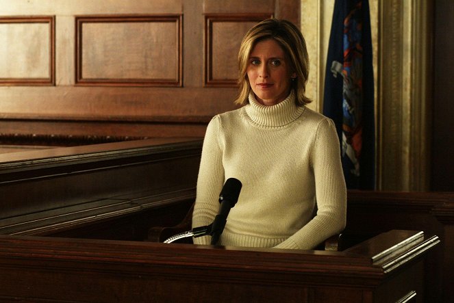 Law & Order: Special Victims Unit - Families - Photos - Helen Slater
