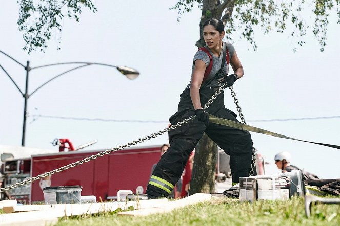 Chicago Fire - Ignite on Contact - Van film - Miranda Rae Mayo