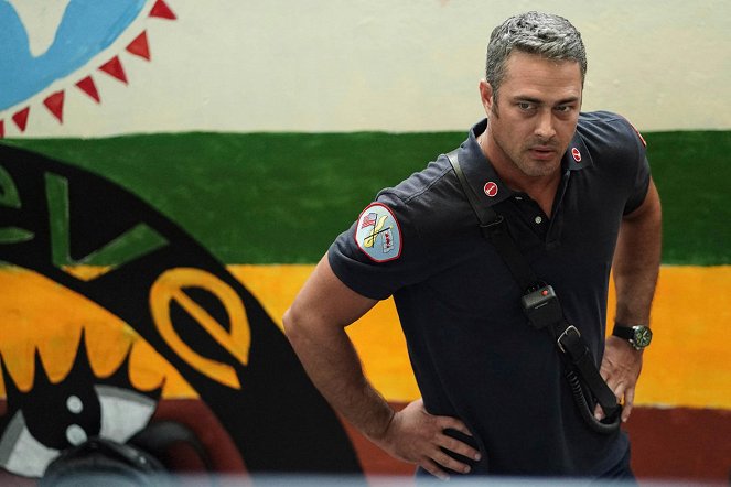 Chicago Fire - Ignite on Contact - Van film - Taylor Kinney