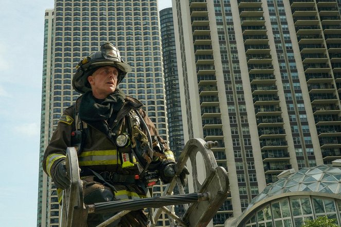 Chicago Fire - Down Is Better - Photos - David Eigenberg