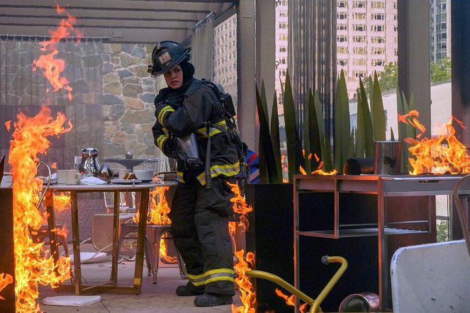 Chicago Fire - Down Is Better - De la película - Miranda Rae Mayo