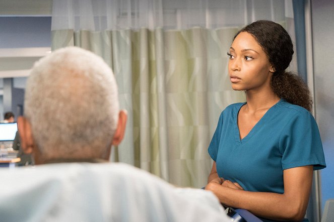 Chicago Med - Zeit für Streit - Filmfotos - Yaya DaCosta