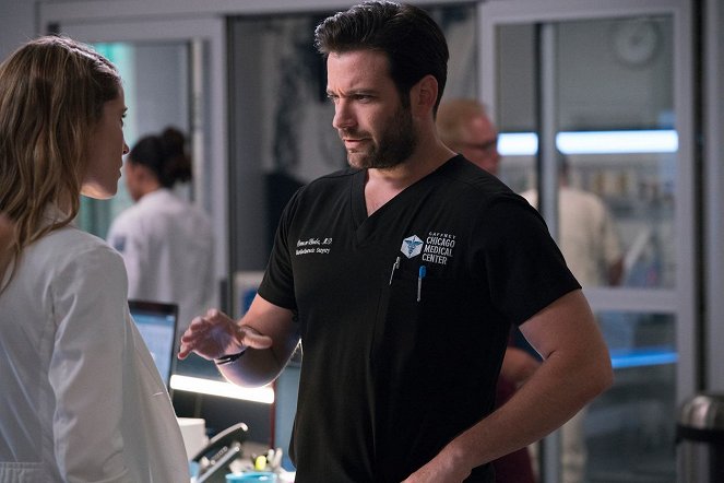 Chicago Med - Trust Your Gut - Photos - Colin Donnell
