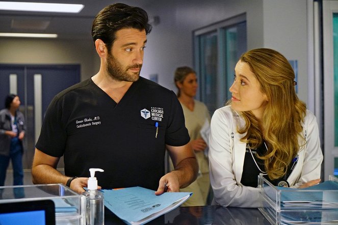 Chicago Med - Naughty or Nice - Z filmu - Colin Donnell, Norma Kuhling