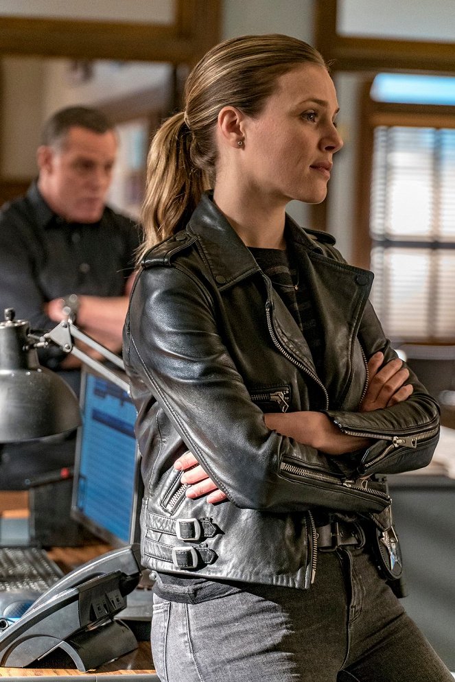 Chicago P.D. - Fork in the Road - Photos - Tracy Spiridakos