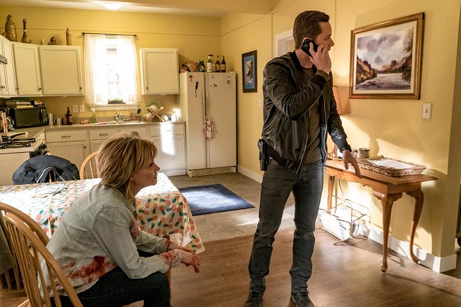 Chicago P.D. - Season 4 - Fork in the Road - Photos - Markie Post, Jesse Lee Soffer