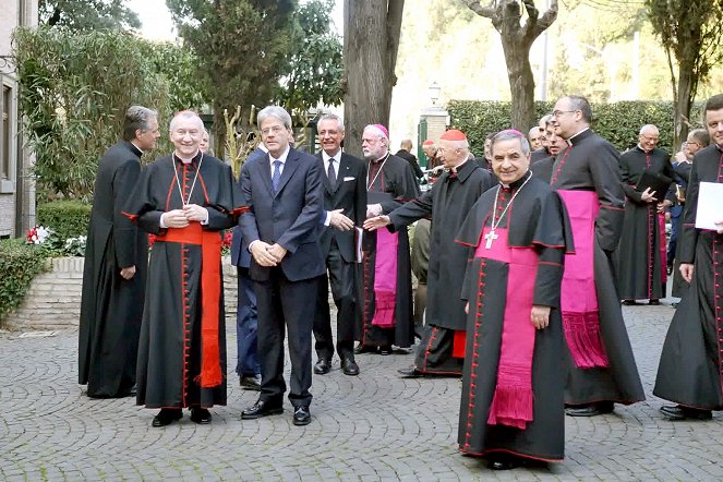 Les Diplomates du Pape - Z filmu