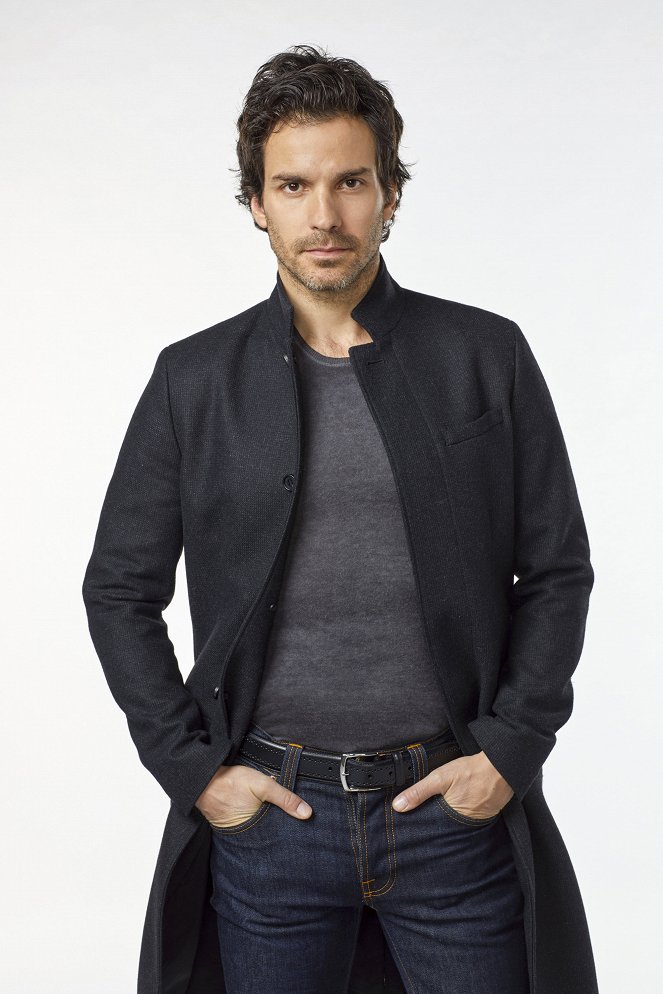 Salvation - Promoción - Santiago Cabrera