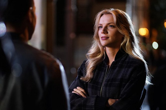 Chicago Fire - Season 6 - A Man's Legacy - Photos - Kara Killmer