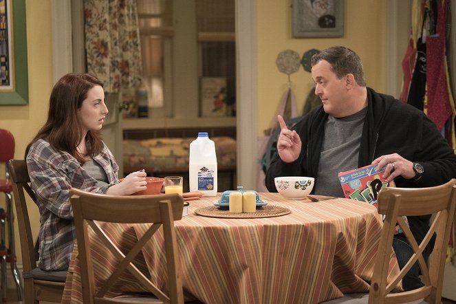 Mike & Molly - Baby, Please Don't Go - Photos - Juliette Goglia, Billy Gardell