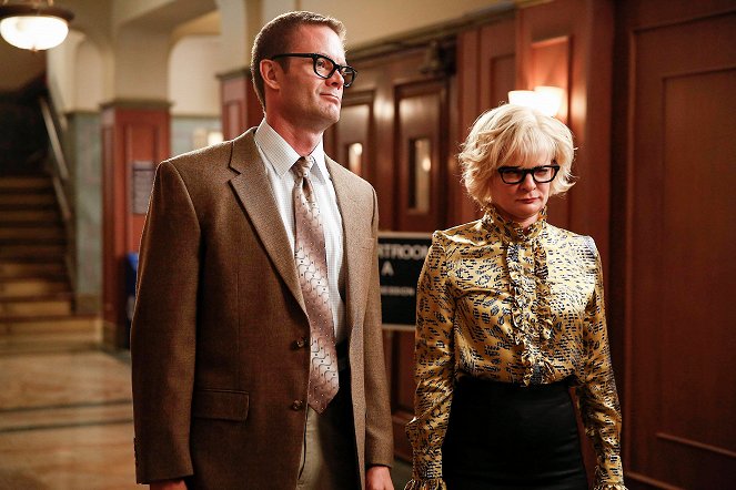 Raising Hope - Season 4 - Adoption - Photos - Garret Dillahunt, Martha Plimpton