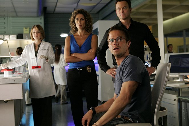 CSI: New York - Season 4 - Tod im Smoking - Filmfotos - Anna Belknap, Melina Kanakaredes, Carmine Giovinazzo, Gary Sinise
