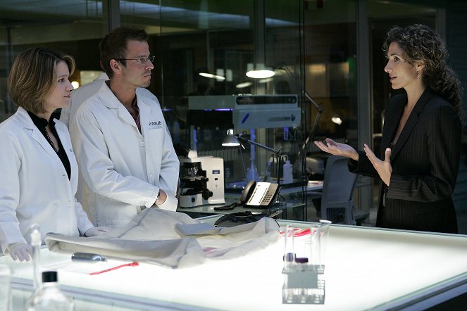 CSI: Kryminalne zagadki Nowego Jorku - Umiera się tylko raz - Z filmu - Anna Belknap, Carmine Giovinazzo, Melina Kanakaredes