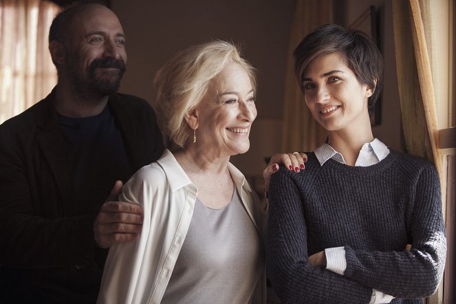 İstanbul Kırmızısı - Filmfotók - Halit Ergenç, Çiğdem Selışık Onat, Tuba Büyüküstün