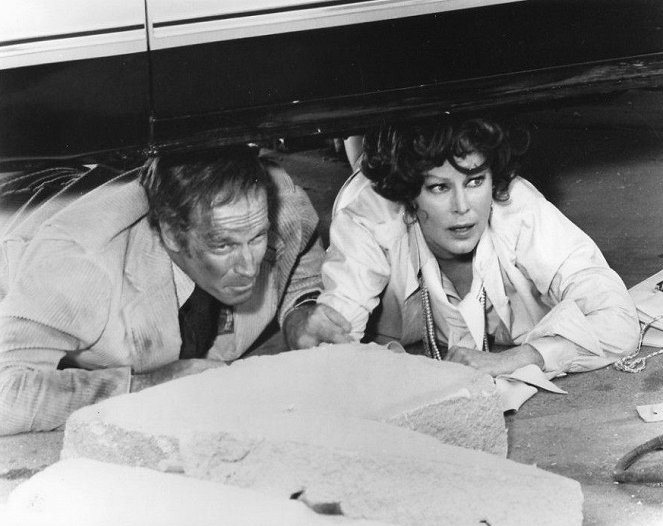 Zemetrasenie - Z filmu - Charlton Heston, Ava Gardner