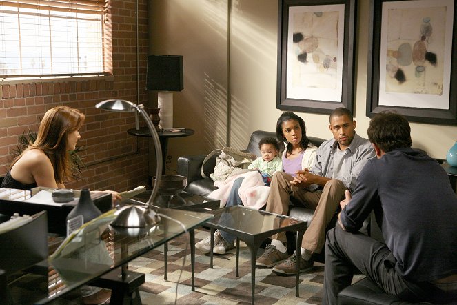 Private Practice - In Which Sam Receives an Unexpected Visitor... - Z filmu - Susan Kelechi Watson, Elimu Nelson